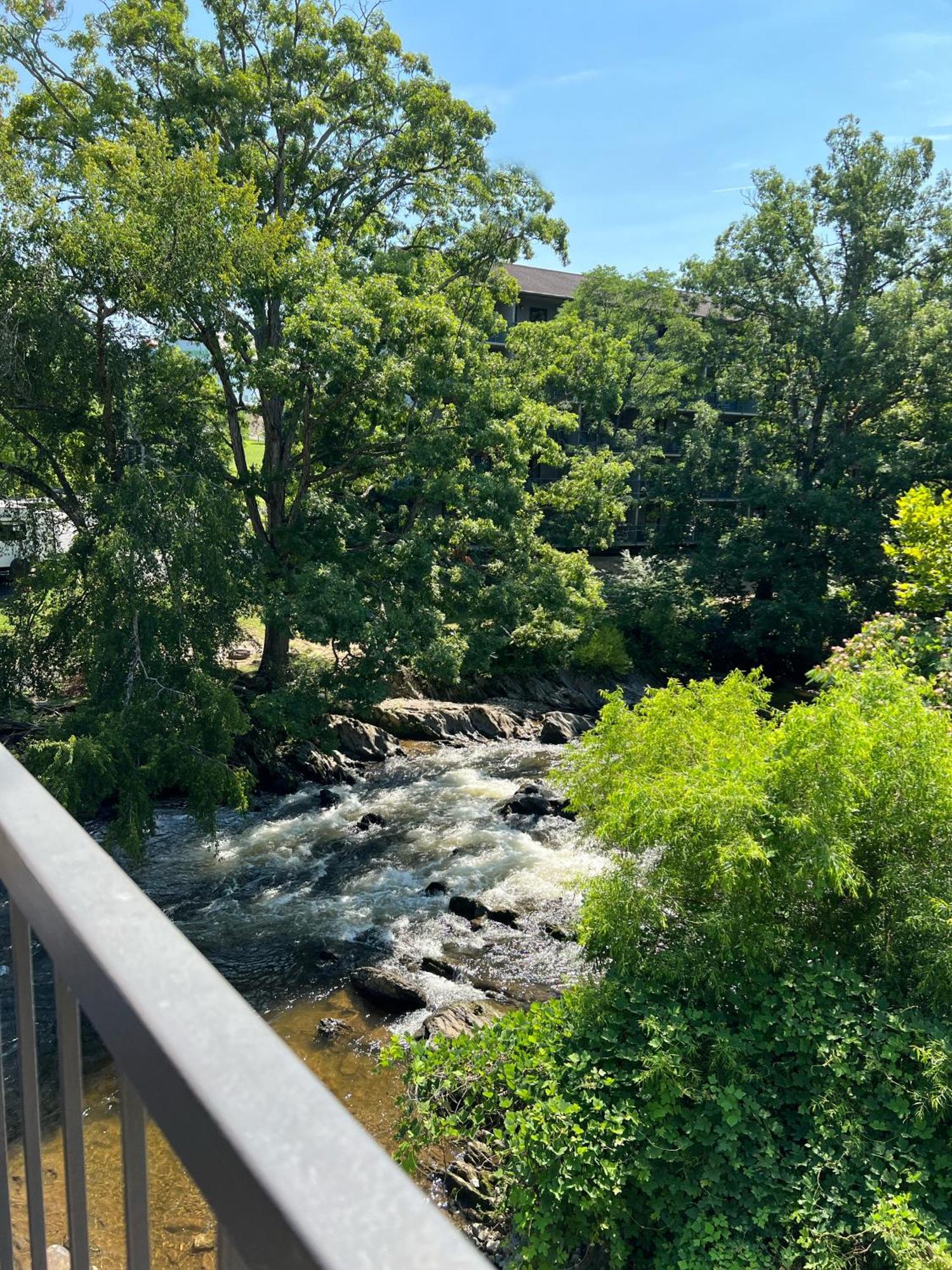 Creekstone Inn Pigeon Forge Eksteriør billede